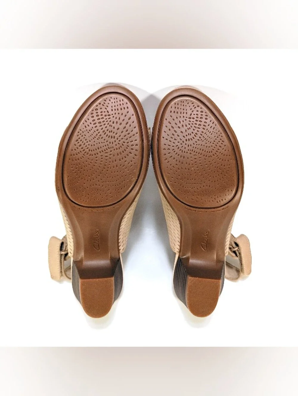 Clarks Valarie James Womens 8 Wide Fit Block Heel Slingback Nubuck Sandals